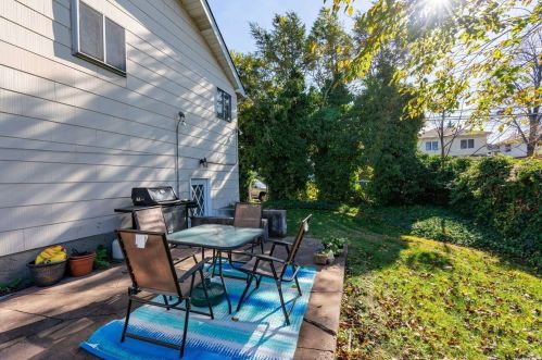 87 Central Ave, New Hyde Park NY  11040-4134 exterior