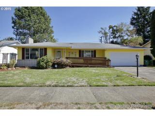 1002 142nd Ave, Portland, OR 97233-2267