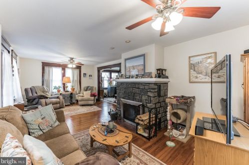 320 Delaware Ave, Lansdale PA 19446-3420 exterior