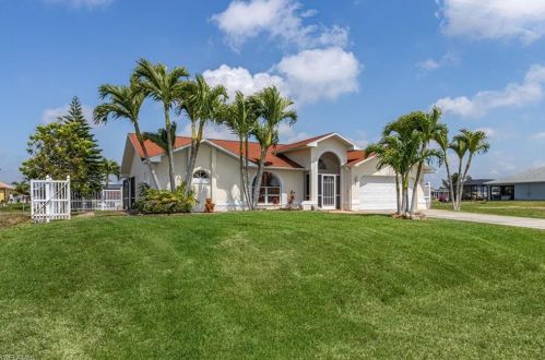 3319 2nd St, Cape Coral, FL 33991-0076