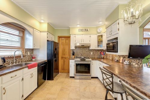 77 Rollstone Ave, West Sayville NY  11796-1309 exterior
