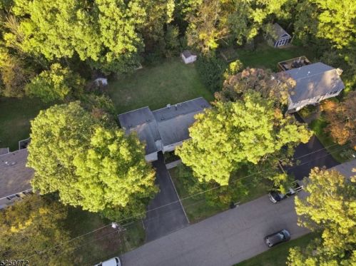 81 Mountain Cir, West Milford Lakes NJ  07480-3211 exterior