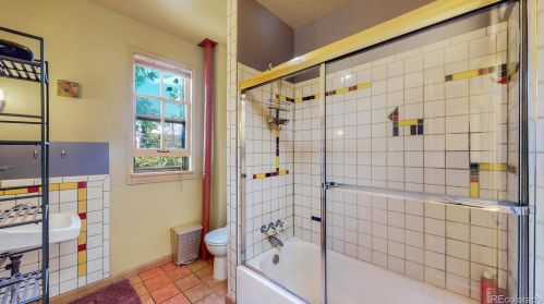 2432 Stout St, Denver CO 80205-3032 exterior