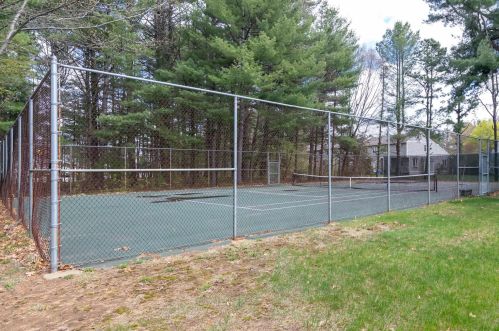 84 Branch Tpke, Concord NH  03301-5725 exterior