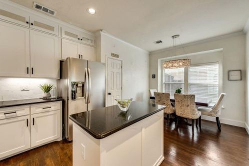 9427 Vis Cir, Irving TX  75063-5064 exterior