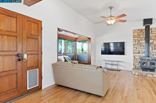 5500 Sandmound Blvd, Oakley CA  94561-5027 exterior