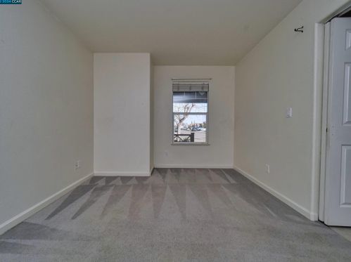 1062 Schadeck St, Manteca CA  95336-5956 exterior