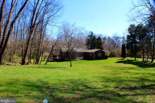 13509 Mountain Rd, Lovettsville, VA 20180-2818