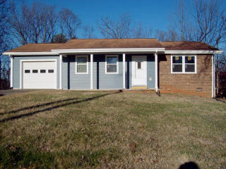 419 Bonnie Brae Dr, Maryville, TN 37801-5429