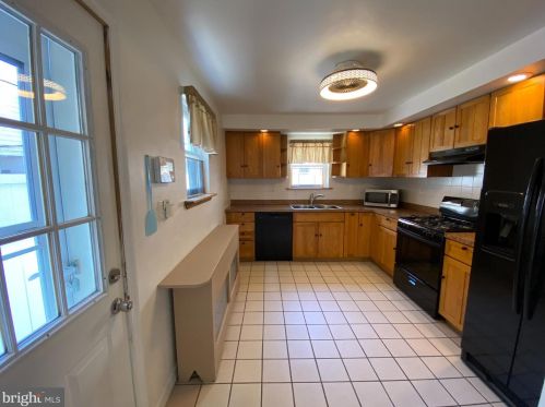 341 Daly St, Philadelphia PA  19148-3306 exterior