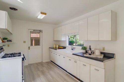 1252 Carmel Ter, Los Altos CA 94024-5508 exterior