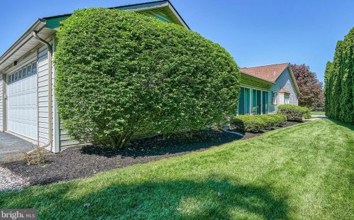 101 Strayer Dr, Carlisle PA  17013-4408 exterior