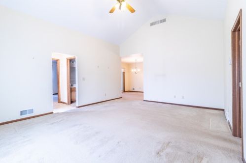 1084 Timberwood Dr, Beaver Falls PA 15010-1614 exterior