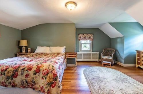 40 Mckinley St, Manchester CT 06040-4845 exterior