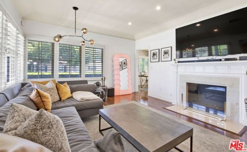12202 Hartsook St, North Hollywood CA  91601-3961 exterior
