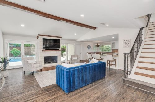 6710 Bradbury Ln, Dallas, TX 75230-2836