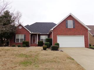 2836 Vicwood Dr, Murfreesboro TN  37128-5845 exterior
