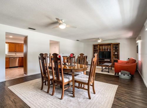 904 Northern Oaks Ter, Deland, FL 32724-2978