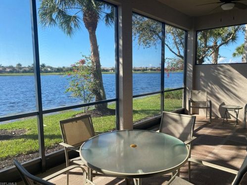 10498 Smokehouse Bay Dr, Naples, FL 50101-4746