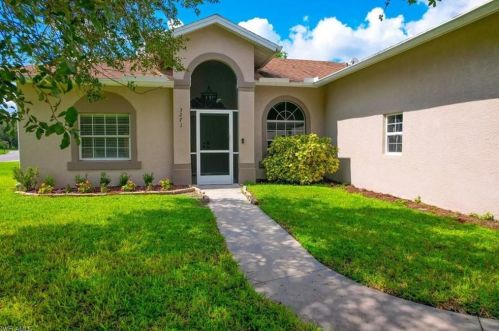 3271 Lemon Ln, Naples FL  34120-1442 exterior