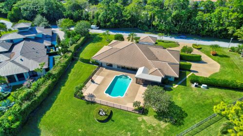 5215 Estates Dr, Delray Beach FL  33445-4385 exterior