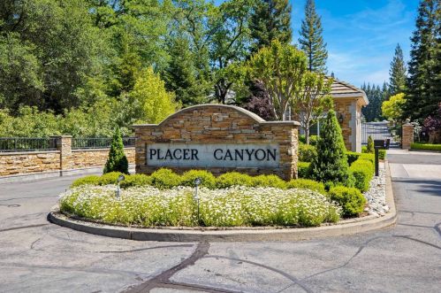 9223 Vista Ravine Ct, Loomis, CA 95650-7105