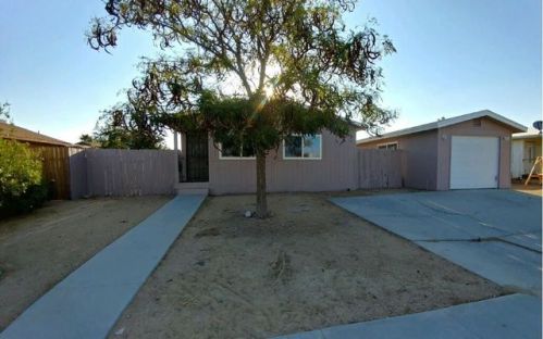 617 Sunset St, Ridgecrest, CA 93555-4936