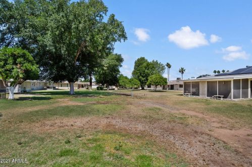 9902 Spruce Dr, Sun City AZ 85351-1958 exterior