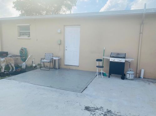 37 6th Ave, Dania Beach FL  33004-3262 exterior