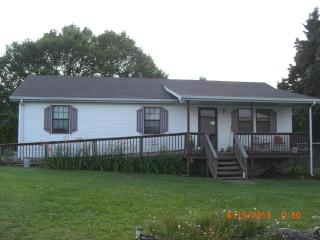 898 Hawkins Rd, Westmoreland, TN 37186-2558