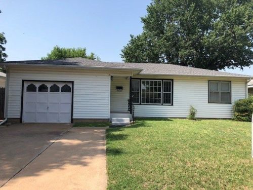 2214 Elm Ave, Enid, OK 73701-3738