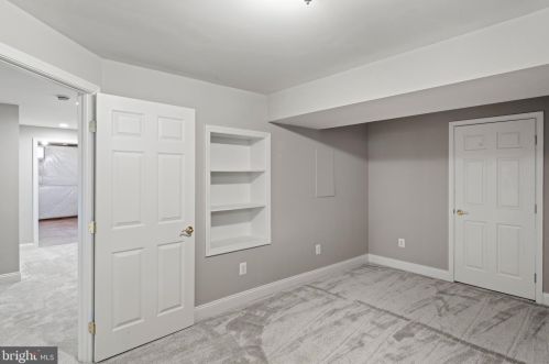 15573 Alderbrook Dr, Haymarket VA  20169-6130 exterior