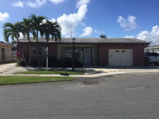 341 2nd Ct, Dania Beach FL  33004-4814 exterior