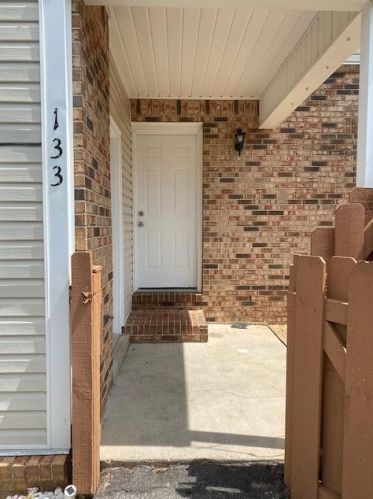 133 4th Ave, Shalimar, FL 32579-2054