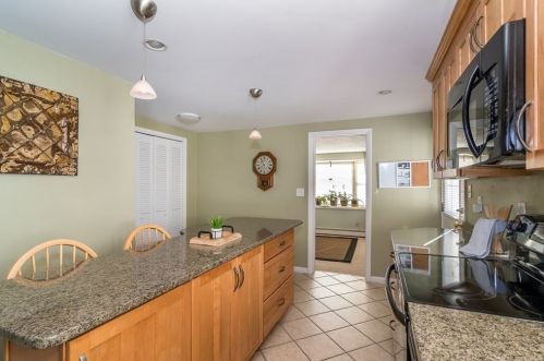 15 Greenleaf Rd, Natick MA 01760-3115 exterior