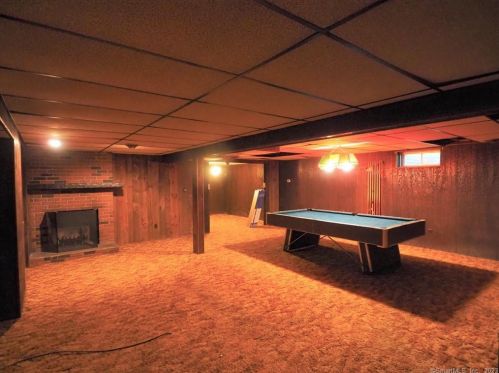 96 Strawberry Ln, Manchester CT  06040-6932 exterior