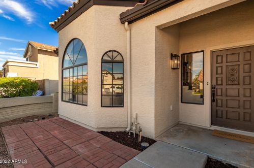 6219 Grandview Rd, Glendale, AZ 85306-1738