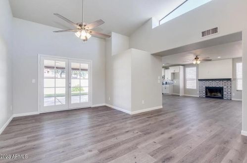 1042 Newport Beach Dr, Gilbert, AZ 85233-6739