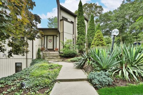 31 Pine Ct, Middletown, NY 10941-3204