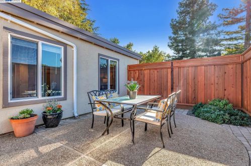 1634 Calle Santa Anna, Pleasanton CA  94566-5927 exterior