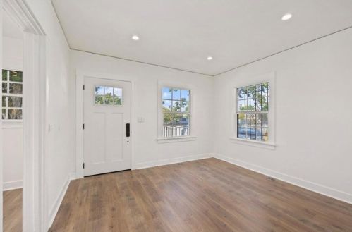 2436 Adriatic Ave, Long Beach CA 90810-3313 exterior