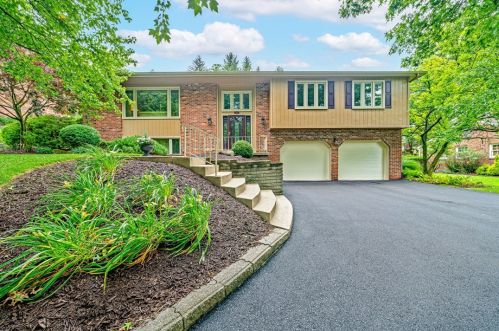 1745 Taper Dr, Pittsburgh, PA 15241-2623