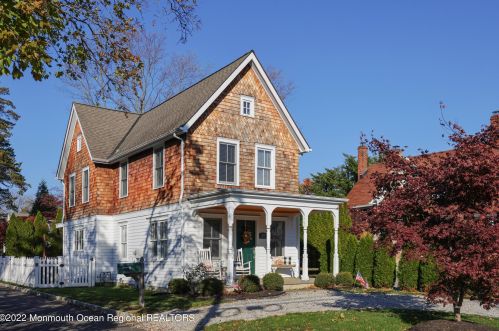 157 Monmouth Ave, Atlantic Highlands, NJ 07716-2221