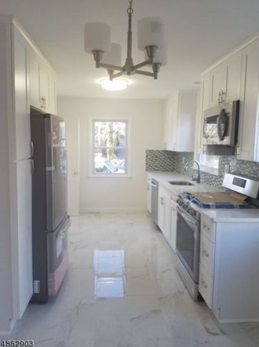 31 Morse St, Cranford NJ  07016-2750 exterior