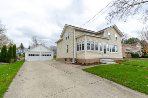 311 Monroe St, Watertown, WI 53094-4220