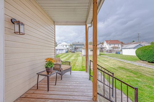 214 Loyalhanna Ave, Latrobe PA  15650-1724 exterior