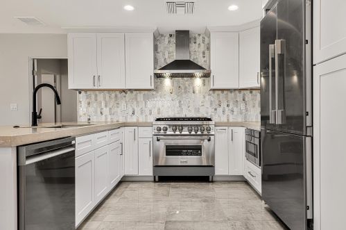 6 Cornell Dr, Rancho Mirage CA  92270-3630 exterior