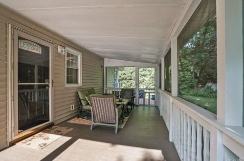 12 Dogwood Ln, Tompkins Corners, NY 10579-2604