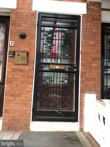 5921 Carpenter St, Philadelphia, PA 19143-3011