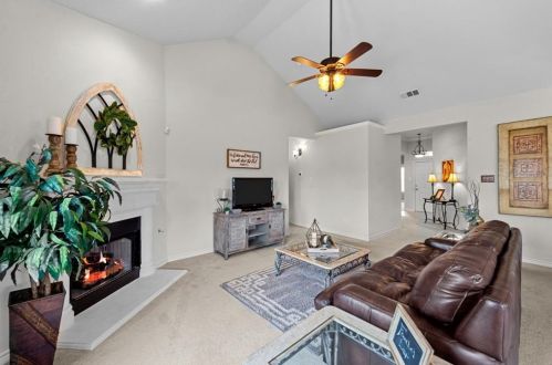 5801 Greenmeadow Dr, Argyle TX  76226-2266 exterior